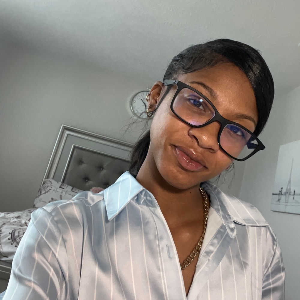 Meet your Posher, Kaylin